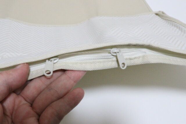 ダイソー バルサン収納袋 毛布用 ファスナー