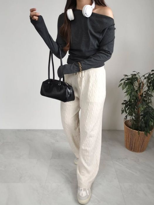 UNIQLOの「ウォッシャブルニットケーブルパンツ」