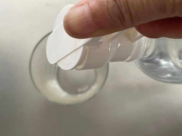 ダイソー ペットボトルキャップ（ワンタッチ）注ぎやすい