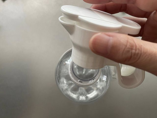 ダイソー ペットボトルキャップ（ワンタッチ）取り付け方は簡単