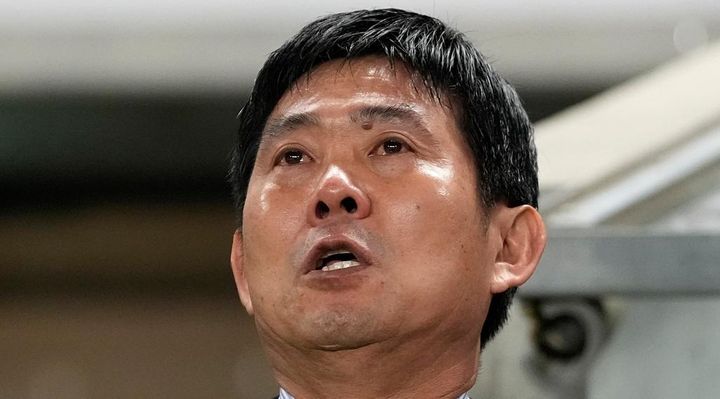 日本代表監督、国歌斉唱での涙が海外で10万いいね超え 「サムライスピリット」「メッシは歌わないし」