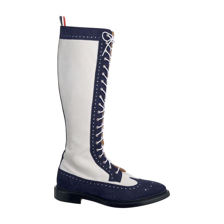 ブーツ ヒール2cm ￥264,000（参考価格）／THOM BROWNE（トム ブラウン青山）