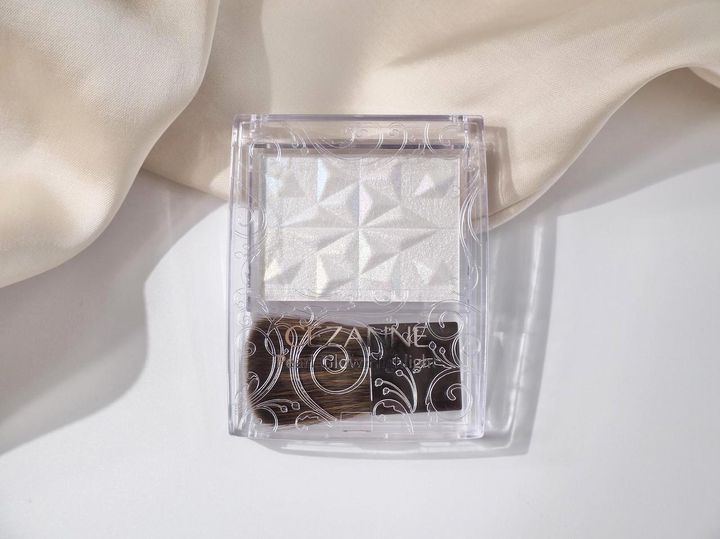 画像: 【CEZANNE】「パールグロウハイライト」SP3 スノーファンタジー ¥847（税込）