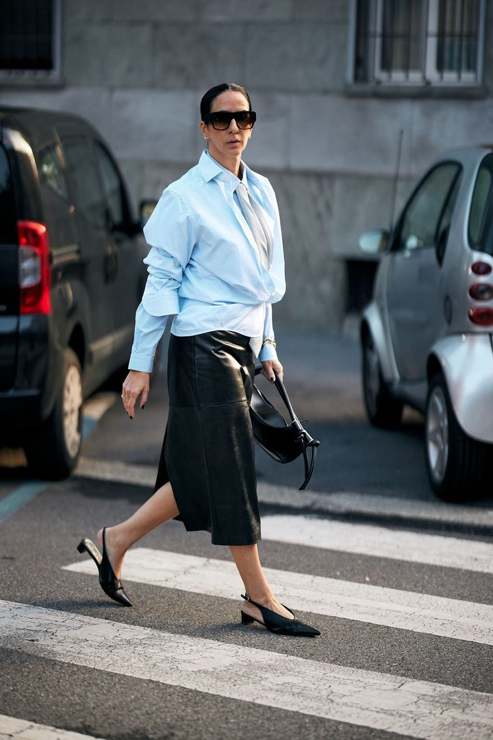 チャンキーヒールのスリングバックは、安定感も抜群。