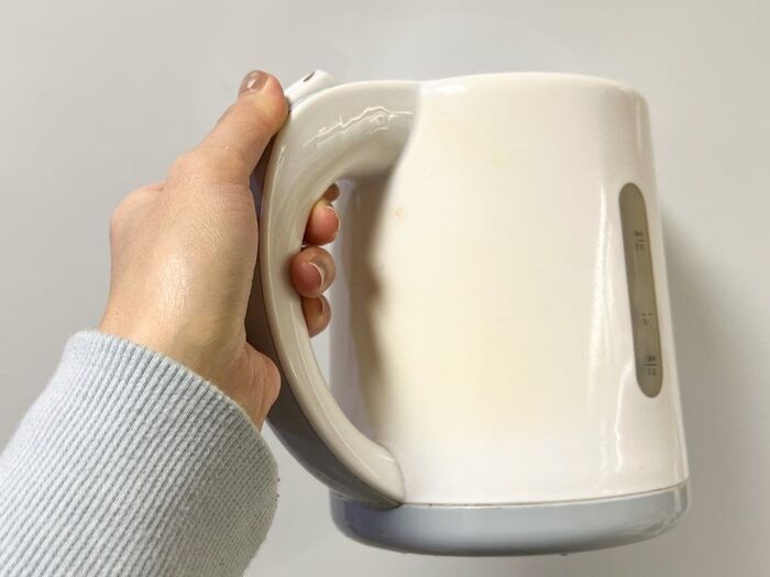 「え、こんなに汚れてたの！？」電気ケトルが新品みたいにピカピカに。ズボラさんでも簡単掃除♪