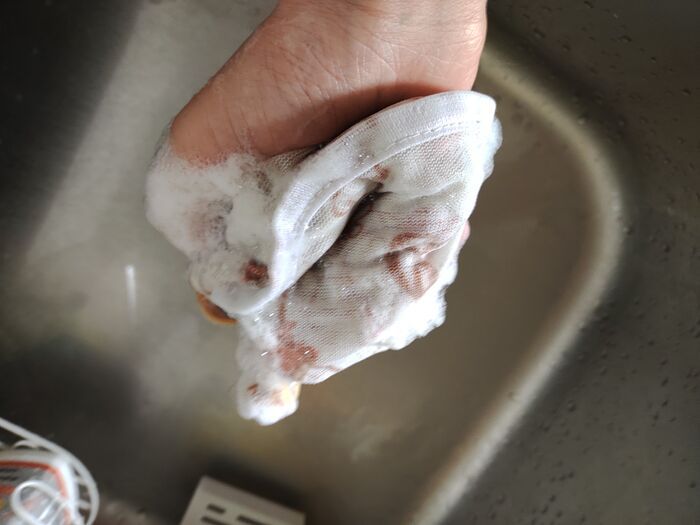 ファスナーが壊れても穴あきでも捨てないで！「洗濯ネット」の意外な再利用アイデア♪