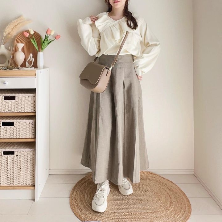 画像: フリルトップスで程よく甘さを