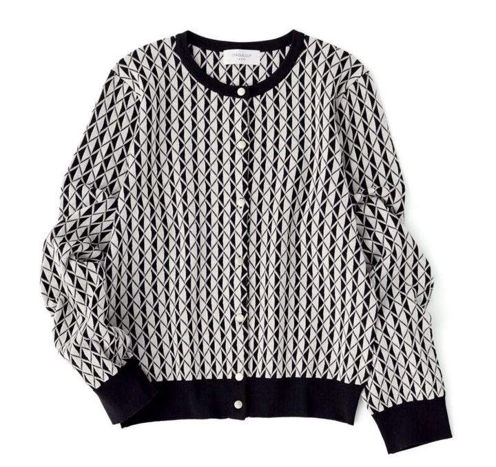 カーディガン4979円（オペーク ドット クリップ／ ワールド プレスインフォメーション）