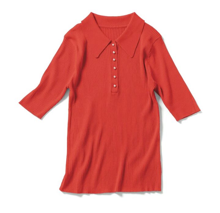 旬の赤ボールボタンが高見え。ポロニット3290円（ともにピエロ）