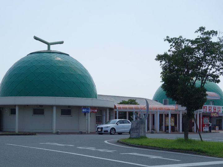 All About ニュース編集部が全国250人を対象に実施した道の駅に関するアンケートの調査結果から、「遠方からでも行きたいと思う熊本県の道の駅」ランキングを発表！ 2位「七城メロンドーム」を抑えた1位は？