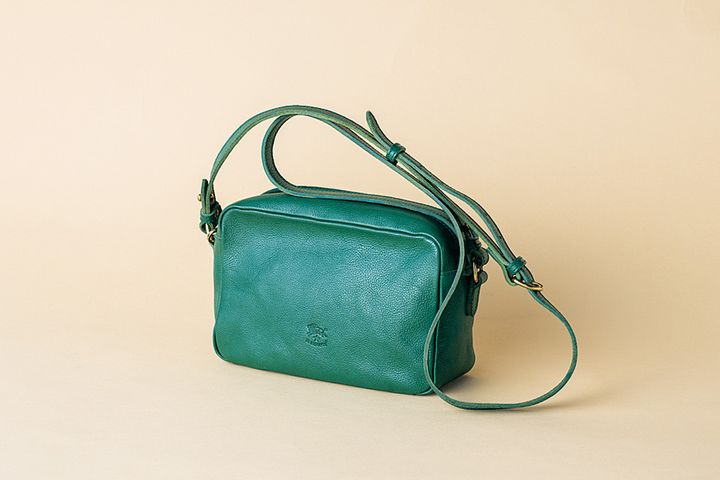 コーデが一気に引き締まる！デイリー使いできるレザーバッグ選