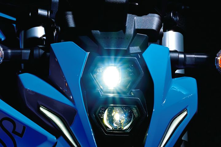 ツーリング中にヘッドライト切れ！安全に対処するための基本知識｜旅先のトラブル解決マニュアル