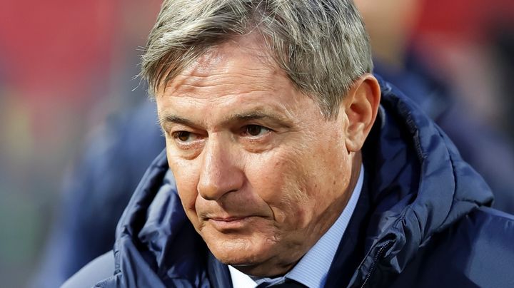 元Jリーガーのスター監督、W杯予選敗退危機で電撃辞任 「批判されるべきは私だ」