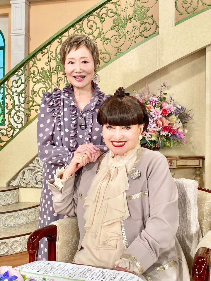 『徹子の部屋』で再会を果たした（左から）浜木綿子、黒柳徹子 写真提供：東宝演劇部 width=