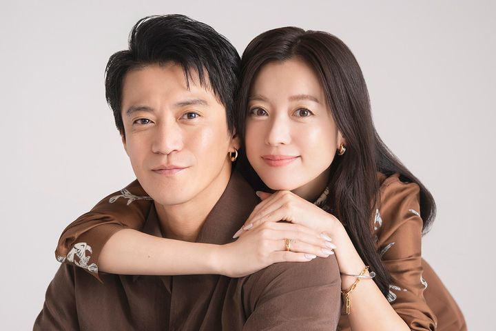 （左から）小栗旬、ハン・ヒョジュ クランクイン！ 写真：上野留加 width=