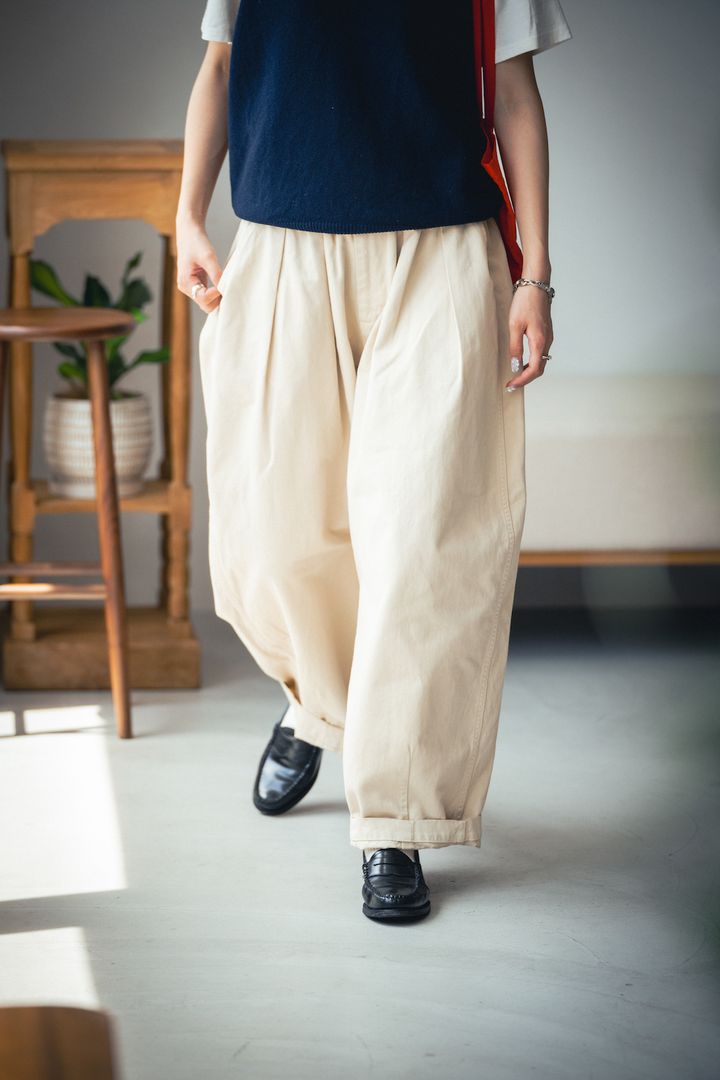 Tシャツとニットベストは相思相愛。ポカポカな秋晴れの日に着回したいコーデ2選【FUDGE FRIEND おしゃれさんの毎日コーディネート｜UMI】