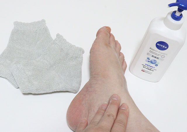 おうちケアシェニールオープントゥソックス（かかとジェル） クリーム