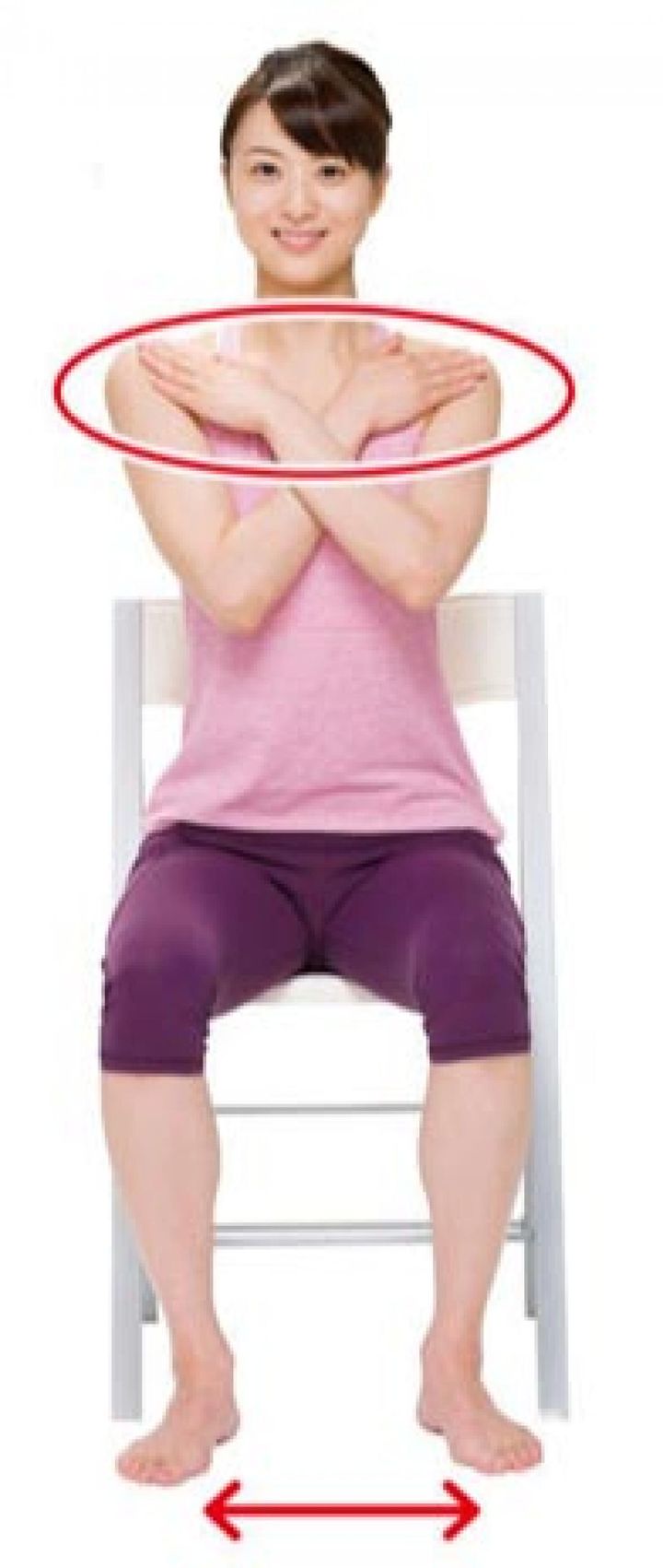 両足は肩幅よりやや広く開く。つま先はやや外側を向ける