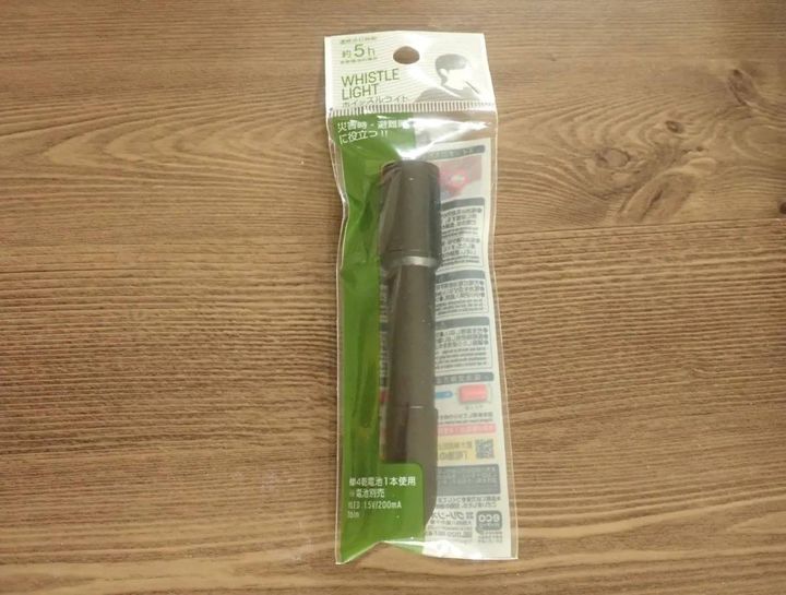 DAISO(ダイソー)：ホイッスルライト