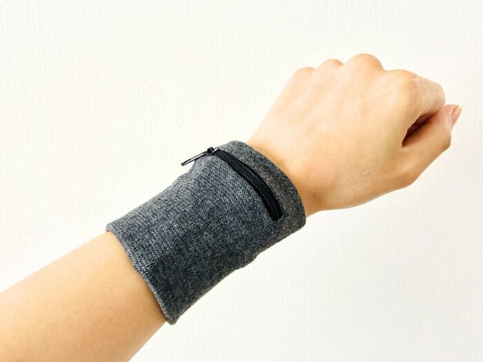 【セリア】小物入れ？かと思いきや…使い方に度肝を抜かれた。バッグどころかポケットもいらないかも～！