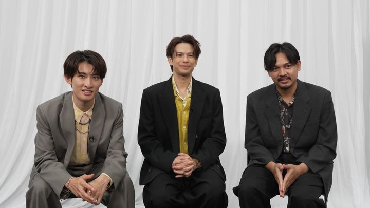 映画『（LOVE SONG）』向井康二・森崎ウィン・チャンプ・ウィーラチット・トンジラー監督のインタビューカット （C）2025『（LOVE SONG）』製作委員会 width=