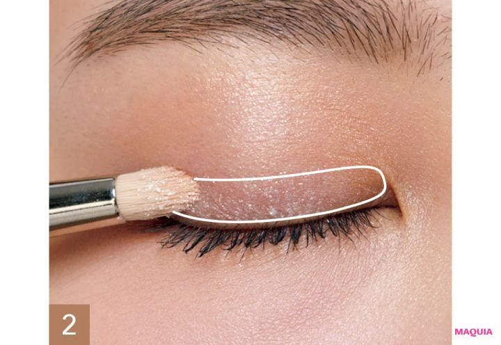 アイメイク 二重 長井かおり キワにラメをのせる