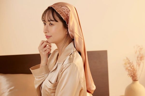 6Aランクシルク使用。Utukkyの枕カバー＆ナイトキャップが@cosmeで先行カラーを発売