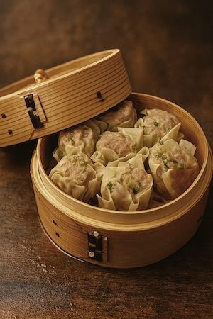 【栃木県鹿沼市】笑福シウマイ新商品！見た目はシウマイ、味ギョウザのハイブリッドご当地グルメが誕生