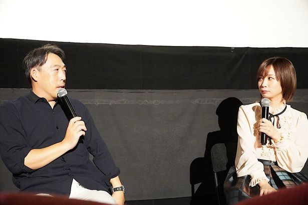 観客の質問に答えるひと幕も