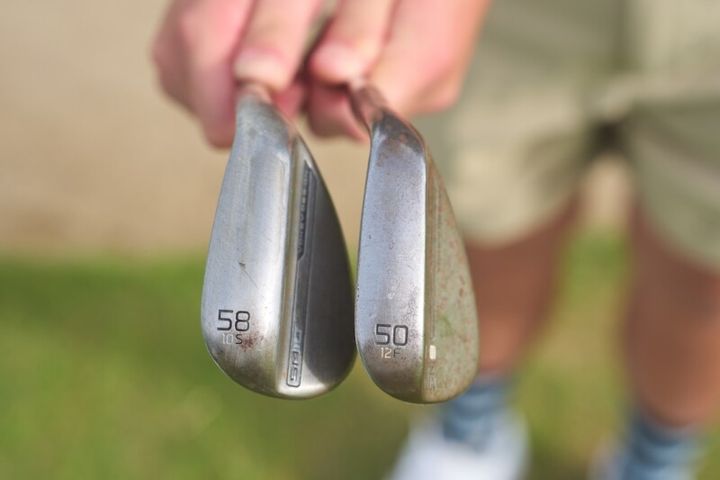 バンカーの“上級テク”を解説！距離の打ち分けやスピンのかけ方とは？