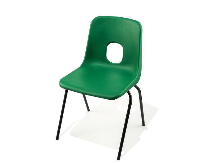 英国スクールチェアの名作に新色のグリーンが仲間入り