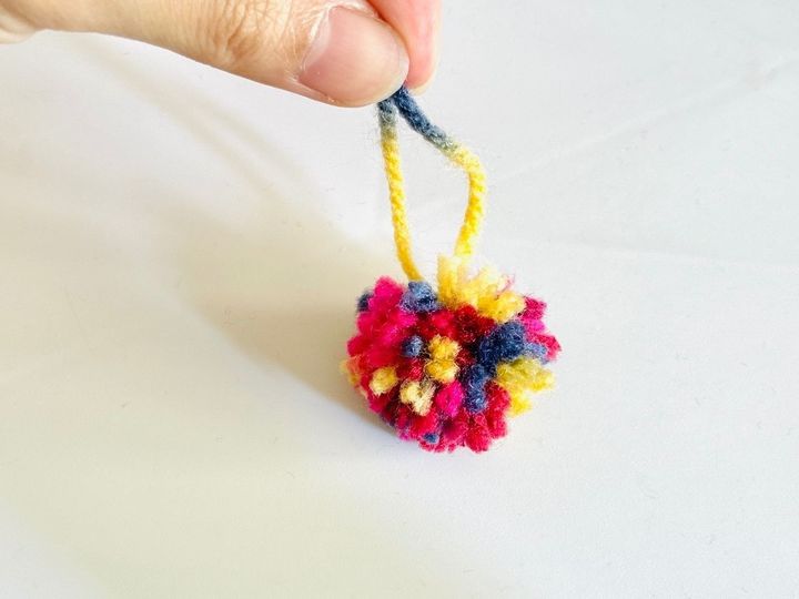 誰にでもできる【ハロウィン飾り】フォークに巻いてチョキチョキするだけ！