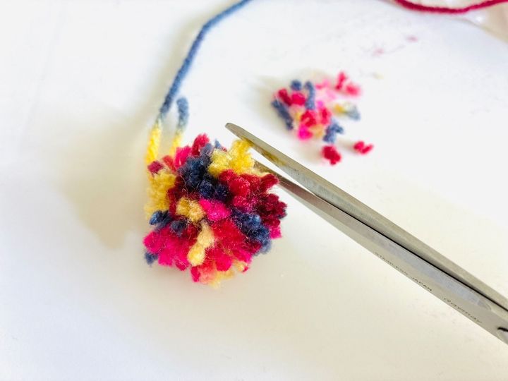 誰にでもできる【ハロウィン飾り】フォークに巻いてチョキチョキするだけ！