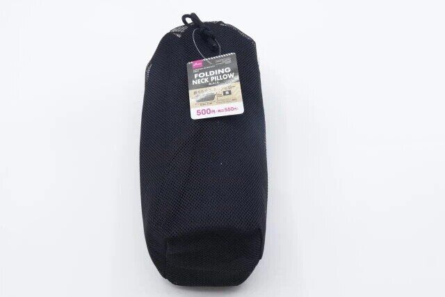 ダイソー 折りたたみネックピロー（黒） パッケージ