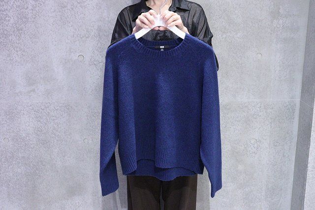 ユニクロのスフレヤーンクルーネックセーター2