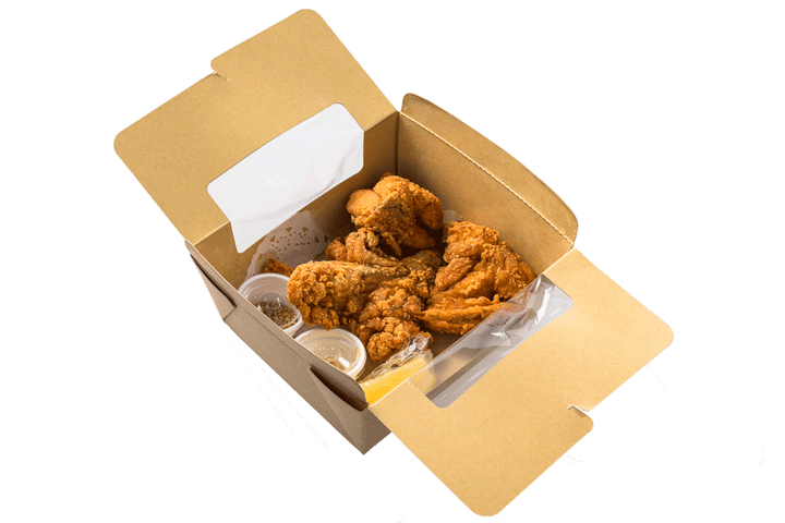 〈三笠会館〉の「骨付き鶏唐揚げ」