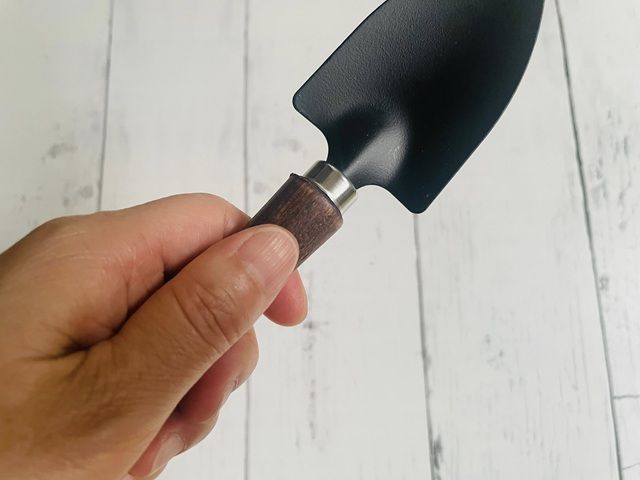 ダイソー 木柄 ミニ移植こて 握りやすい