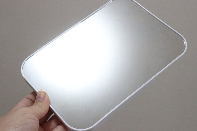 ダイソーのプチプラ壁掛け＆スタンドミラー