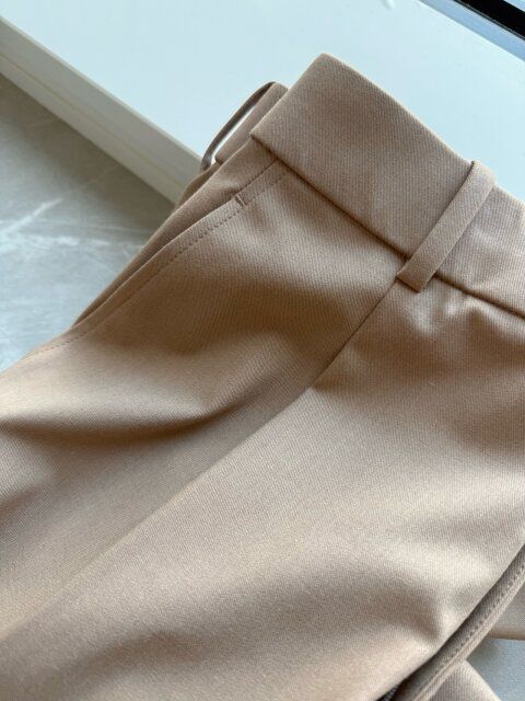 ユニクロ タックワイドパンツ 32 BEIGE