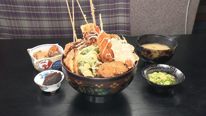 10月14日放送の「ヒューマングルメンタリー オモウマい店」に登場する「おまかせ丼」（中京テレビ提供）