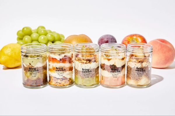 東京・下北沢のサステナブルな地域コミュニティ「みんな商店」の看板スイーツ「腸活フルーツパフェ」