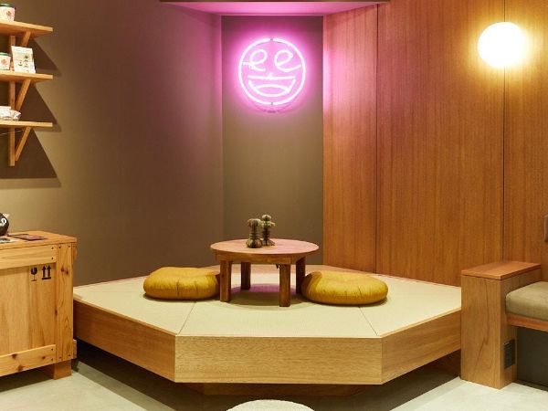 東京・下北沢のサステナブルな地域コミュニティ「みんな商店」の店内・休憩スペース