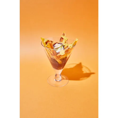 東京・下北沢のサステナブルな地域コミュニティ「みんな商店」のハロウィン限定スイーツ「かぼちゃの焼きワッフルとチョコチアムース」