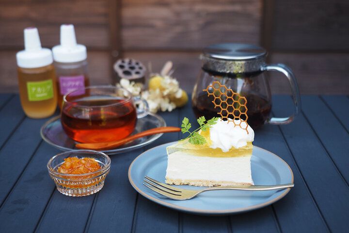 解放感あふれるテラスでハニーなティータイム♪ 小田原の隠れ家はちみつ専門店「カフェあさみどり」