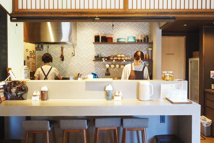 解放感あふれるテラスでハニーなティータイム♪ 小田原の隠れ家はちみつ専門店「カフェあさみどり」