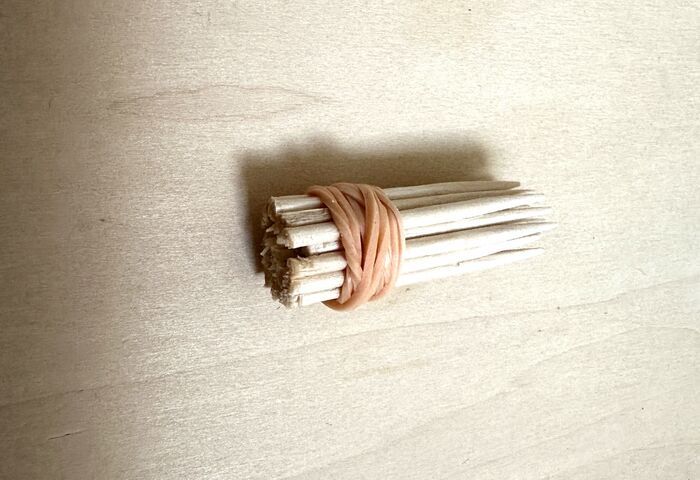 少量のお花をかわいく＆おしゃれに飾る裏ワザ。使うのはおうちにある