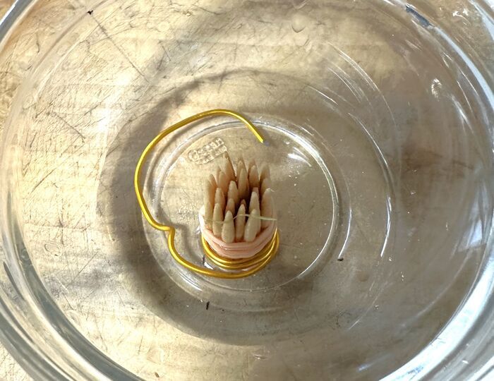 少量のお花をかわいく＆おしゃれに飾る裏ワザ。使うのはおうちにある