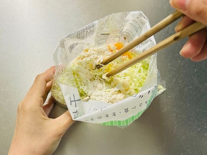 袋入り「千切りキャベツ」でメインおかずができちゃった！洗い物ほぼゼロでラクチン＆簡単すぎる～！