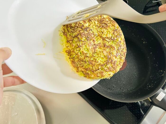 袋入り「千切りキャベツ」でメインおかずができちゃった！洗い物ほぼゼロでラクチン＆簡単すぎる～！