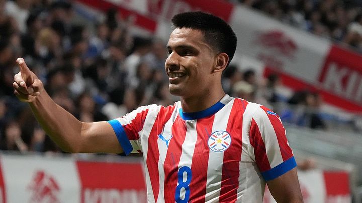 来日したパラグアイ代表、インスタに「日本一有名なパラグアイ4部リーガー」が映り話題に